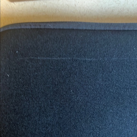 Incase Black Tablet/Laptop Sleeve - Picture 8 of 12